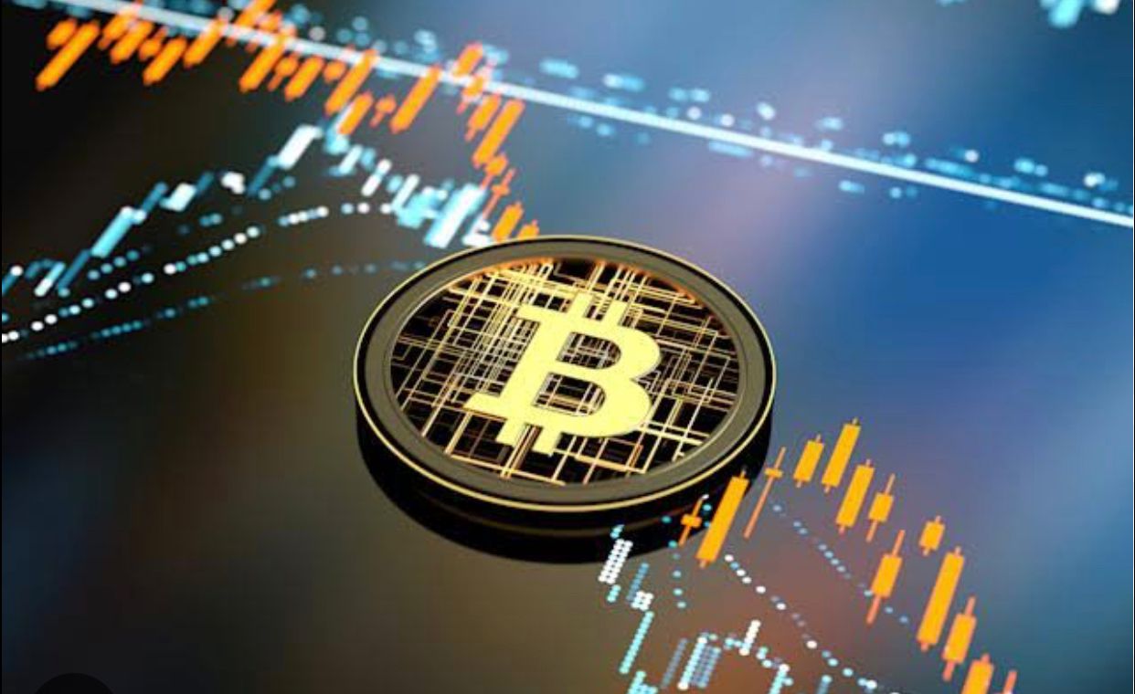 Bitcoin cae a precio mínimo después de dos meses